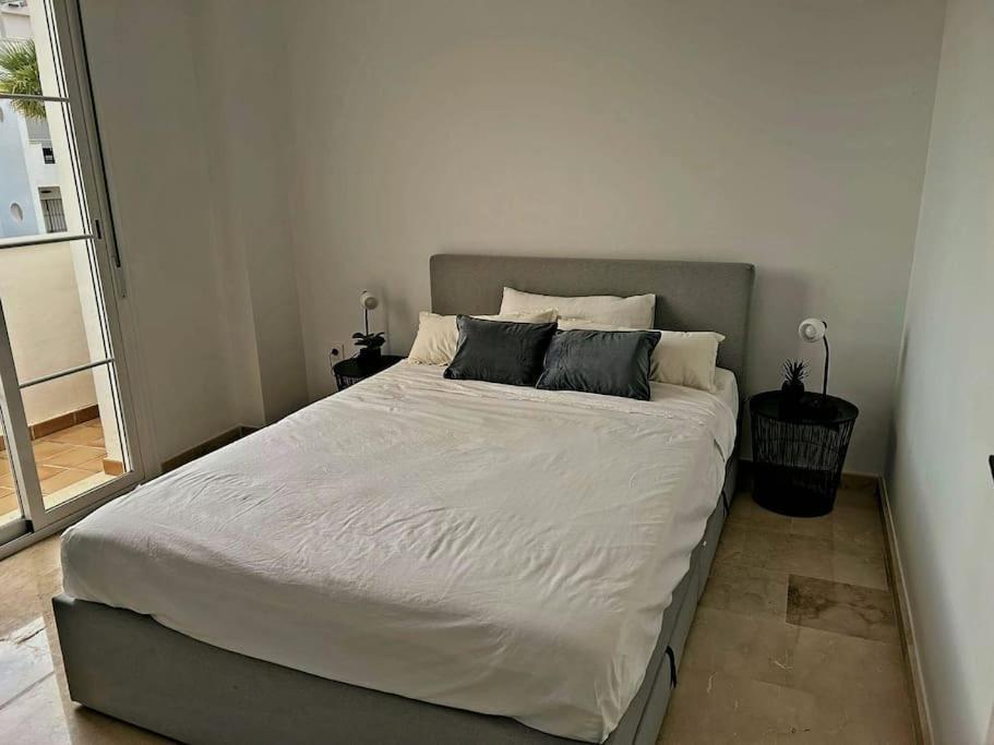 Casa Maite Del Mar By Casa De Sol Hr Apartment Манилва Екстериор снимка